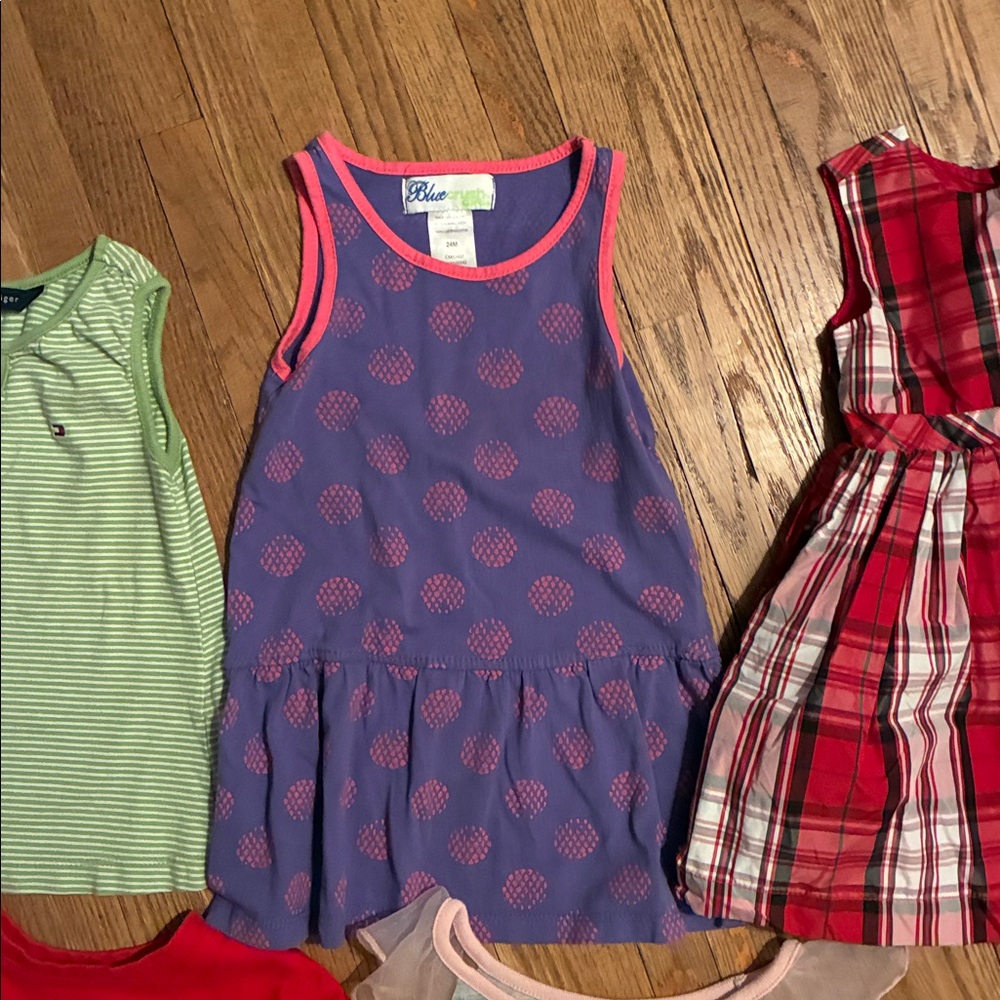 Assorted Girls 24 Month-2T Clothes: 2 Dresses, 2 Tops and 1 Nightie - Picture 4 of 13